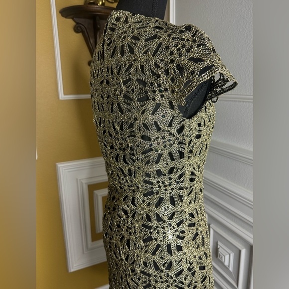 SHORT DRESS IN GOLDEN GUIPURE - Picture 7 of 16